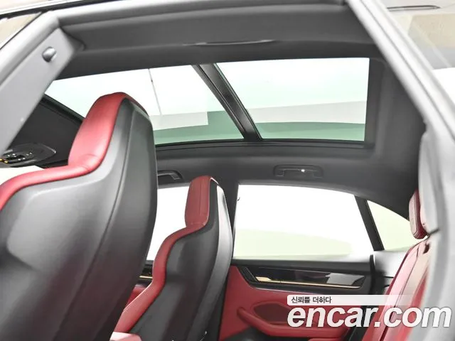 Porsche Macan Electric — Фото автомобиля 19