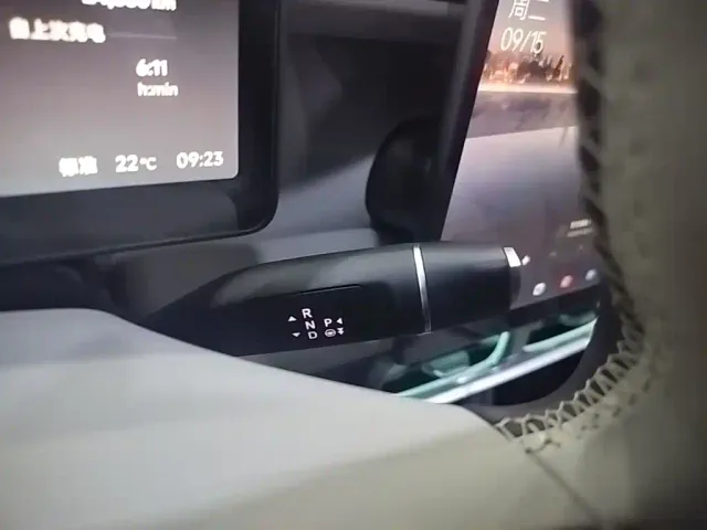Leapmotor B10 — Фото автомобиля 13