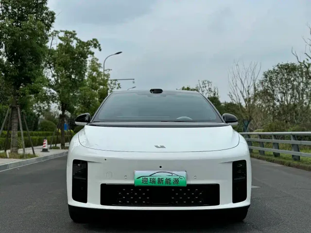 Li Auto i6 — Фото автомобиля 3