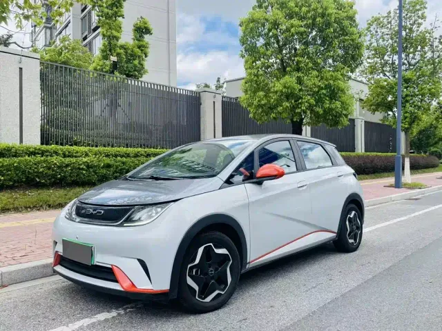 Фотография автомобиля — BYD Dolphin