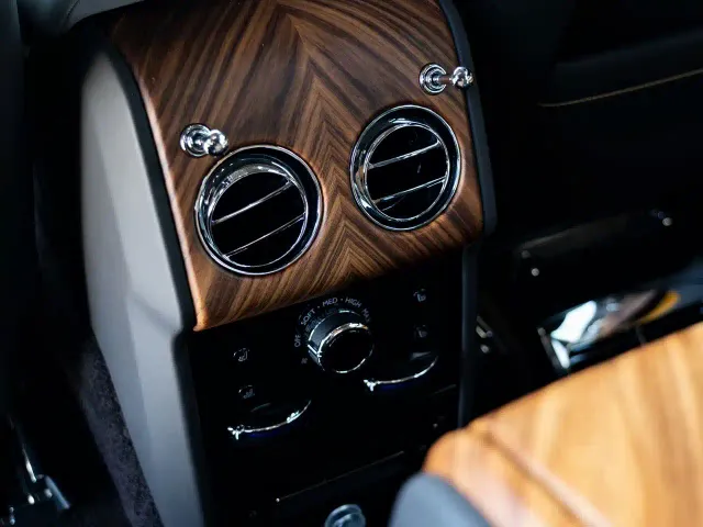 Rolls-Royce Cullinan — Фото автомобиля 21
