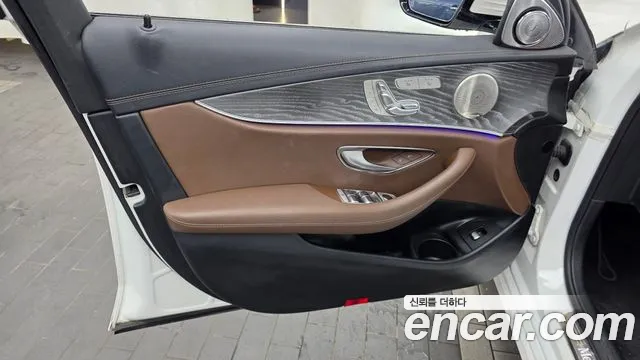 Mercedes-Benz E-Class E-класс W213 E350 4MATIC Avantgarde — Фото автомобиля 21