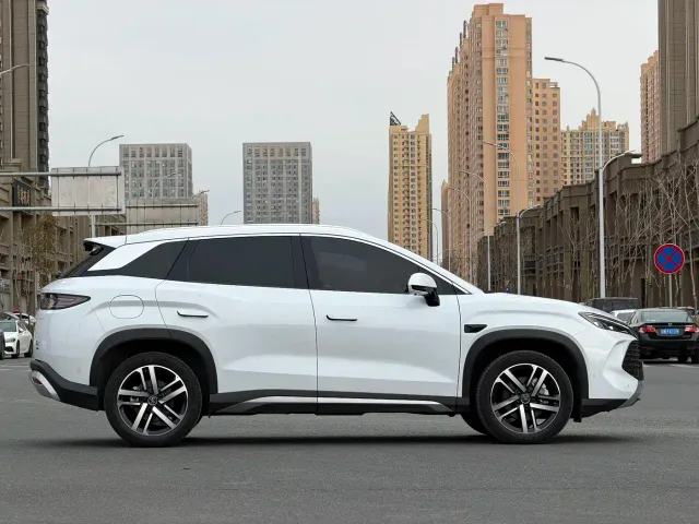 BYD Song L DM-i — Фото автомобиля 6