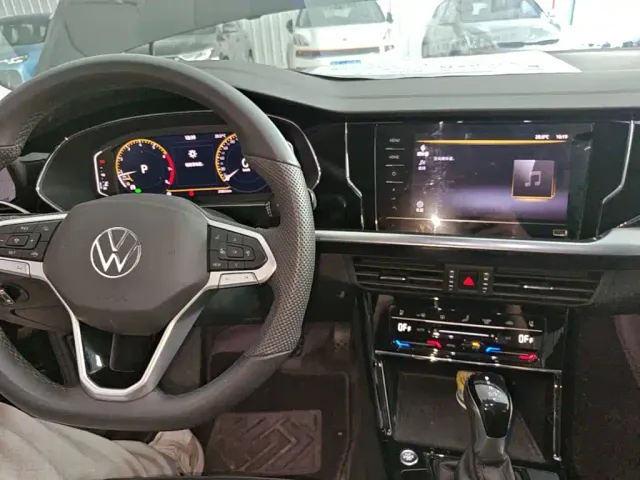 Volkswagen Passat — Фото автомобиля 9