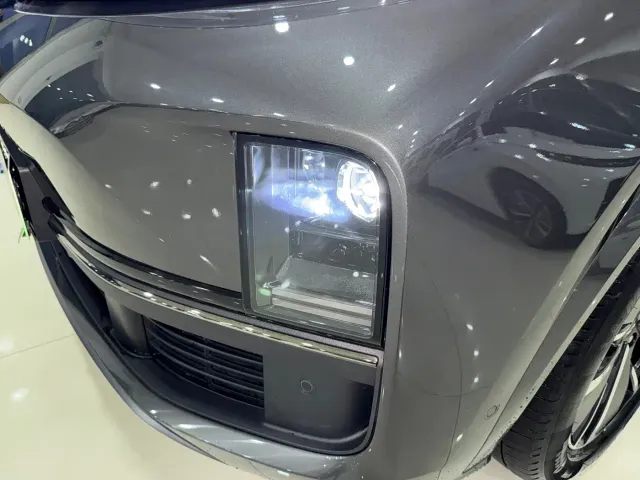 Li Auto L8 — Фото автомобиля 16