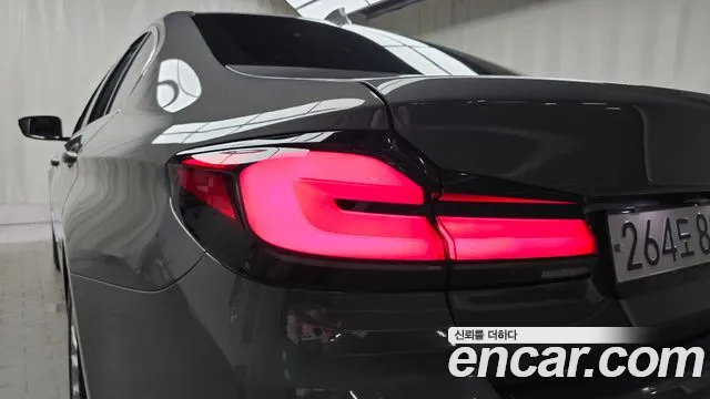 BMW 5-Series — Фото автомобиля 6