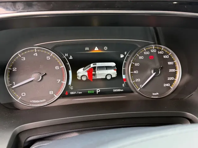 GAC Trumpchi M8 — Фото автомобиля 10