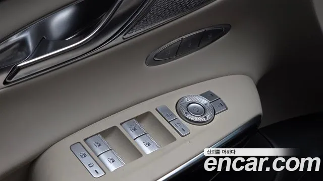 Genesis GV70 2.5T Бензин 2WD — Фото автомобиля 25
