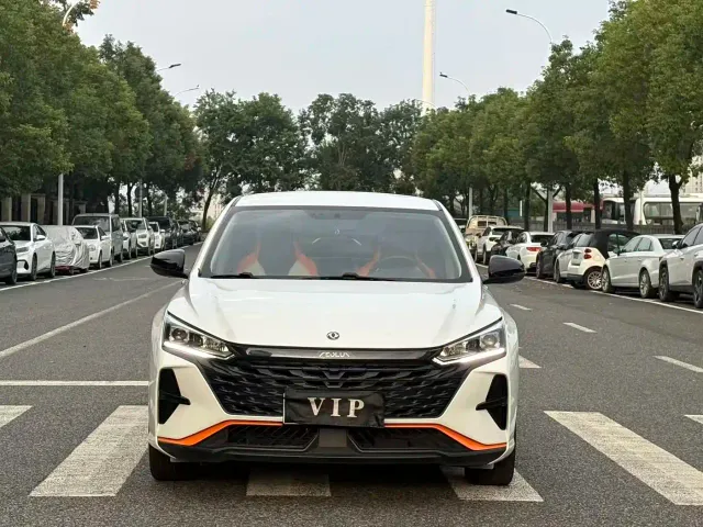Dongfeng Yixuan — Фото автомобиля 2