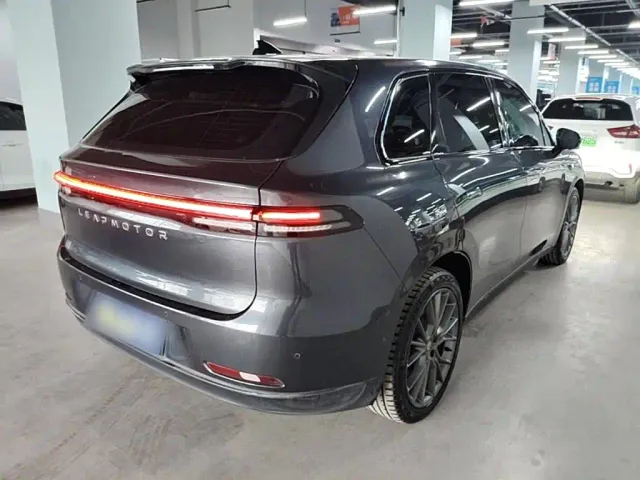 Leapmotor C10 — Фото автомобиля 6