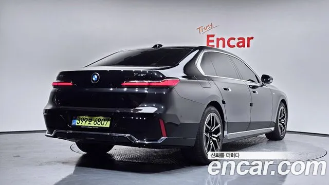 BMW 7-Series 7 серия (G70) 740i xDrive M Sport — Фото автомобиля 2
