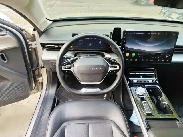 Wuling Starlight — Фото автомобиля 10