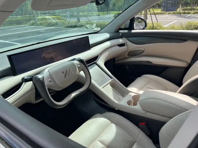 IM Motors LS6 — Фото автомобиля 8