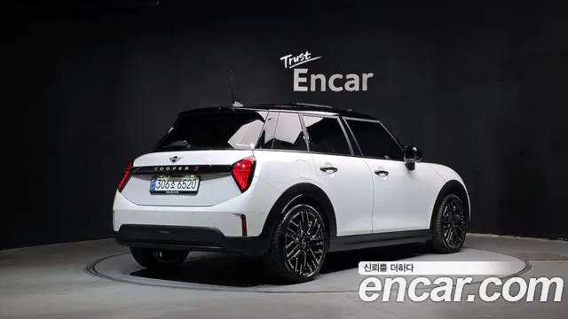 MINI Cooper 4th Gen — Фото автомобиля 2