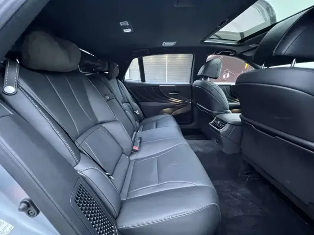 Lexus LS — Фото автомобиля 24