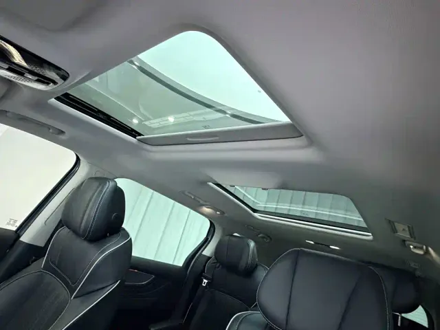 Roewe iMAX8 — Фото автомобиля 15