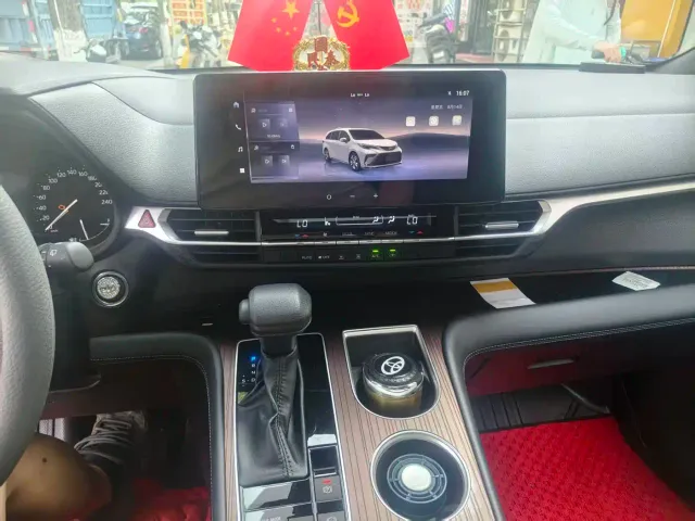 Toyota Granvia — Фото автомобиля 7