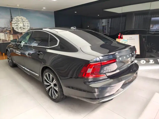 Volvo S90 — Фото автомобиля 15