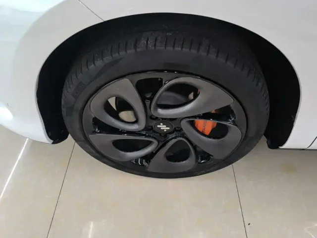 IM Motors LS6 — Фото автомобиля 22
