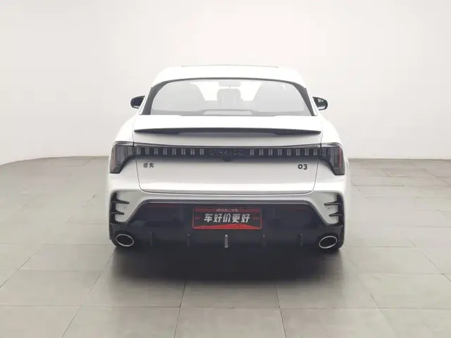 Lynk & Co 03 — Фото автомобиля 4