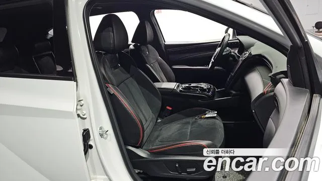 Hyundai Tucson Tucson (NX4) Бензин 1.6 турбо 2WD — Фото автомобиля 10