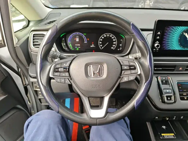Honda Elysion — Фото автомобиля 10