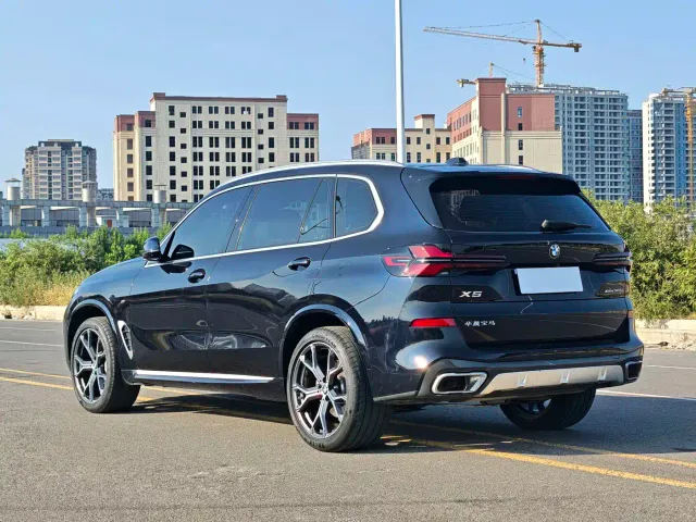BMW X5 — Фото автомобиля 9