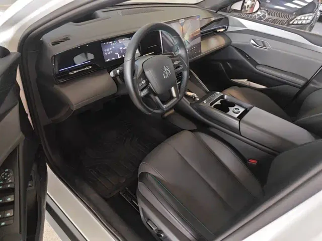 BYD Qin L — Фото автомобиля 14