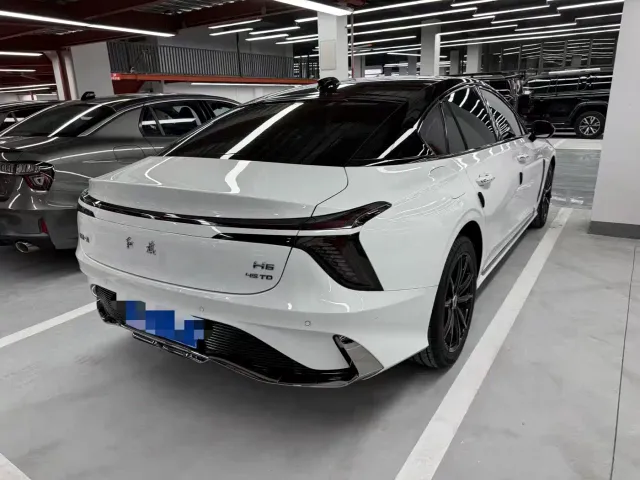Hongqi H6 — Фото автомобиля 3