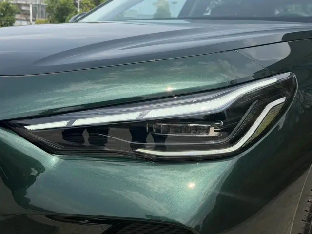Geely Emgrand — Фото автомобиля 10