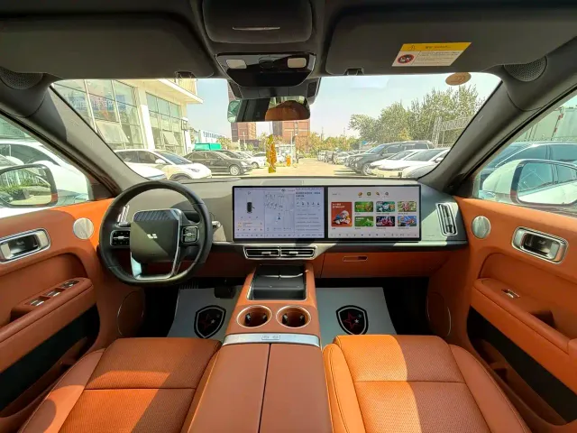Li Auto L7 — Фото автомобиля 14