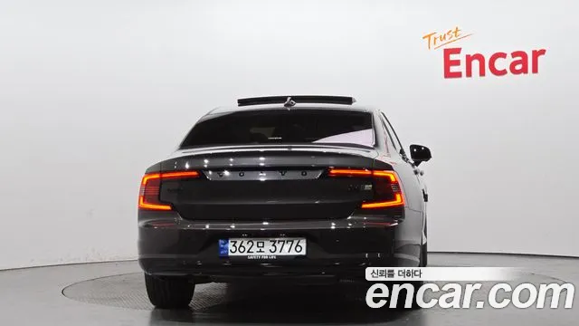 Вольво S90 — Фото автомобиля 4