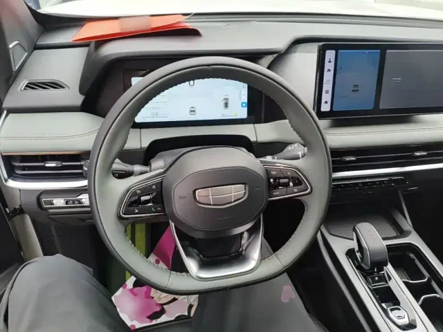 Geely Haoyue L — Фото автомобиля 10