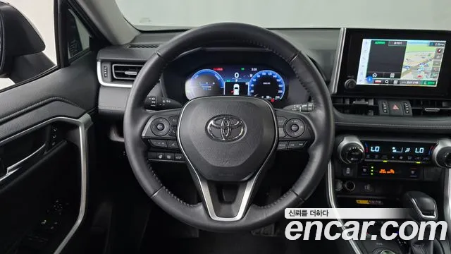 Toyota RAV4 Generation 5 — Фото автомобиля 14