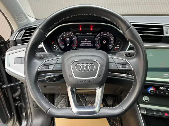Audi Q3 — Фото автомобиля 9