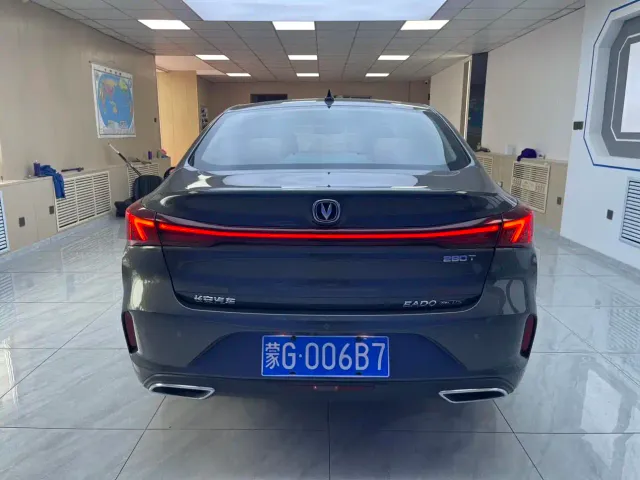 Changan Eado — Фото автомобиля 4