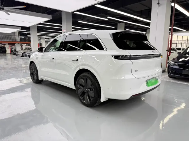 Li Auto L6 — Фото автомобиля 15