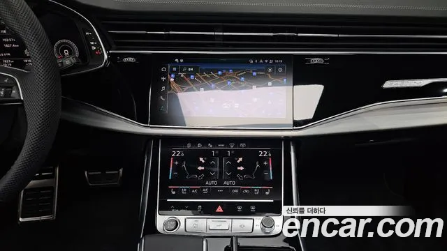 Audi Q8 55 TFSI quattro Premium — Фото автомобиля 11