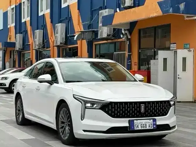 Besturn Besturn B70 2023 Model 3rd Gen 1.5T Automatic Joy 70th Anniversary Edition — Фото автомобиля 3