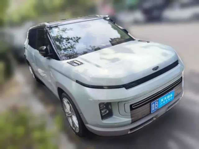 Geely Geely ICON 2022 1.5TD Azure Limited Edition — Фото автомобиля 3