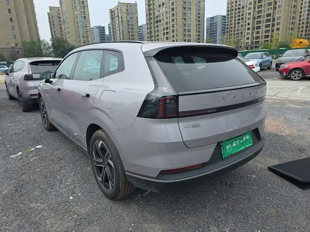 Volvo Volvo XC70 Plug-in Hybrid 2025 Standard — Фото автомобиля 4