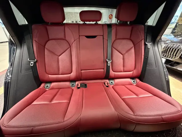 Porsche Macan — Фото автомобиля 12