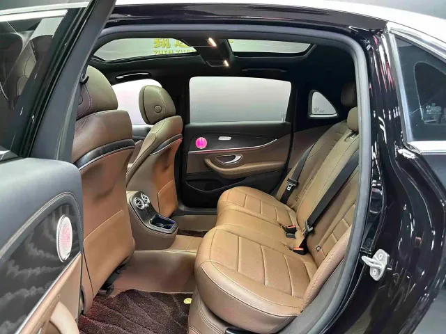 Mercedes-Benz E-Class — Фото автомобиля 5