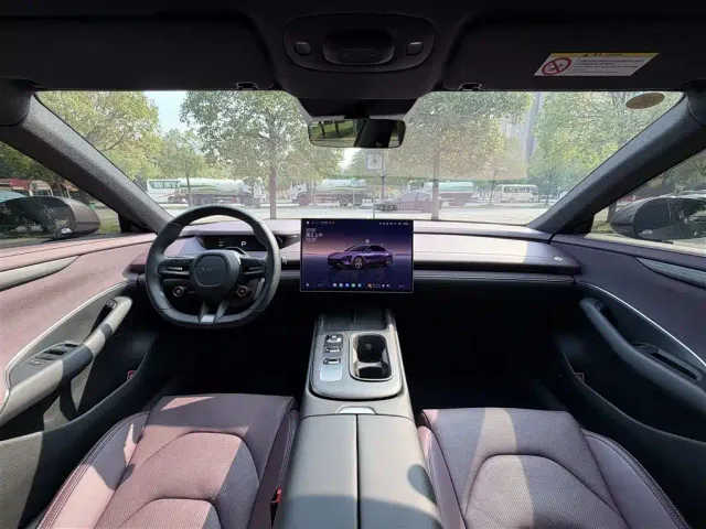 Xiaomi SU7 — Фото автомобиля 16