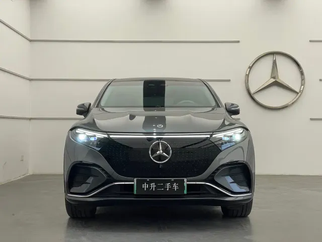 Mercedes-Benz EQS SUV — Фото автомобиля 3