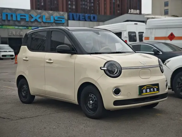 Wuling Motors Hongguang MINIEV 2026 Model Four-Door High-End Edition — Фото автомобиля 3