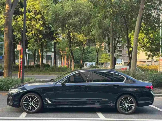 BMW 5 Series — Фото автомобиля 2