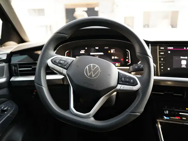 Volkswagen Passat — Фото автомобиля 19