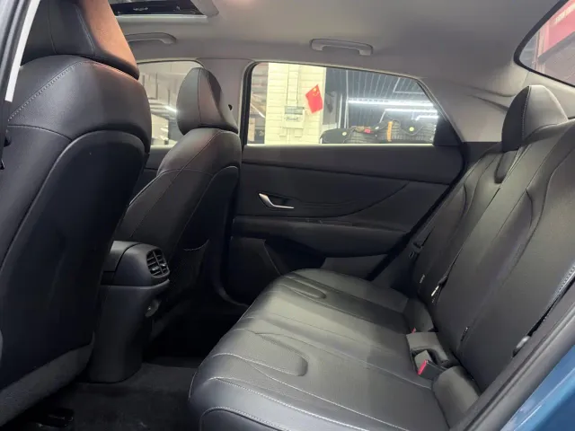 Hyundai Elantra — Фото автомобиля 22