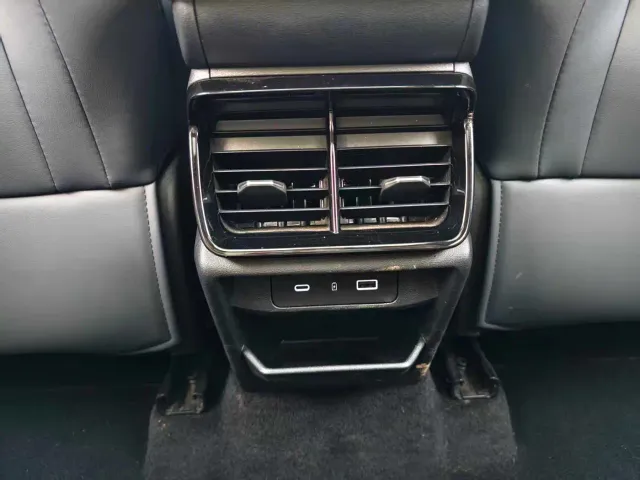 Geely Boyue L — Фото автомобиля 14